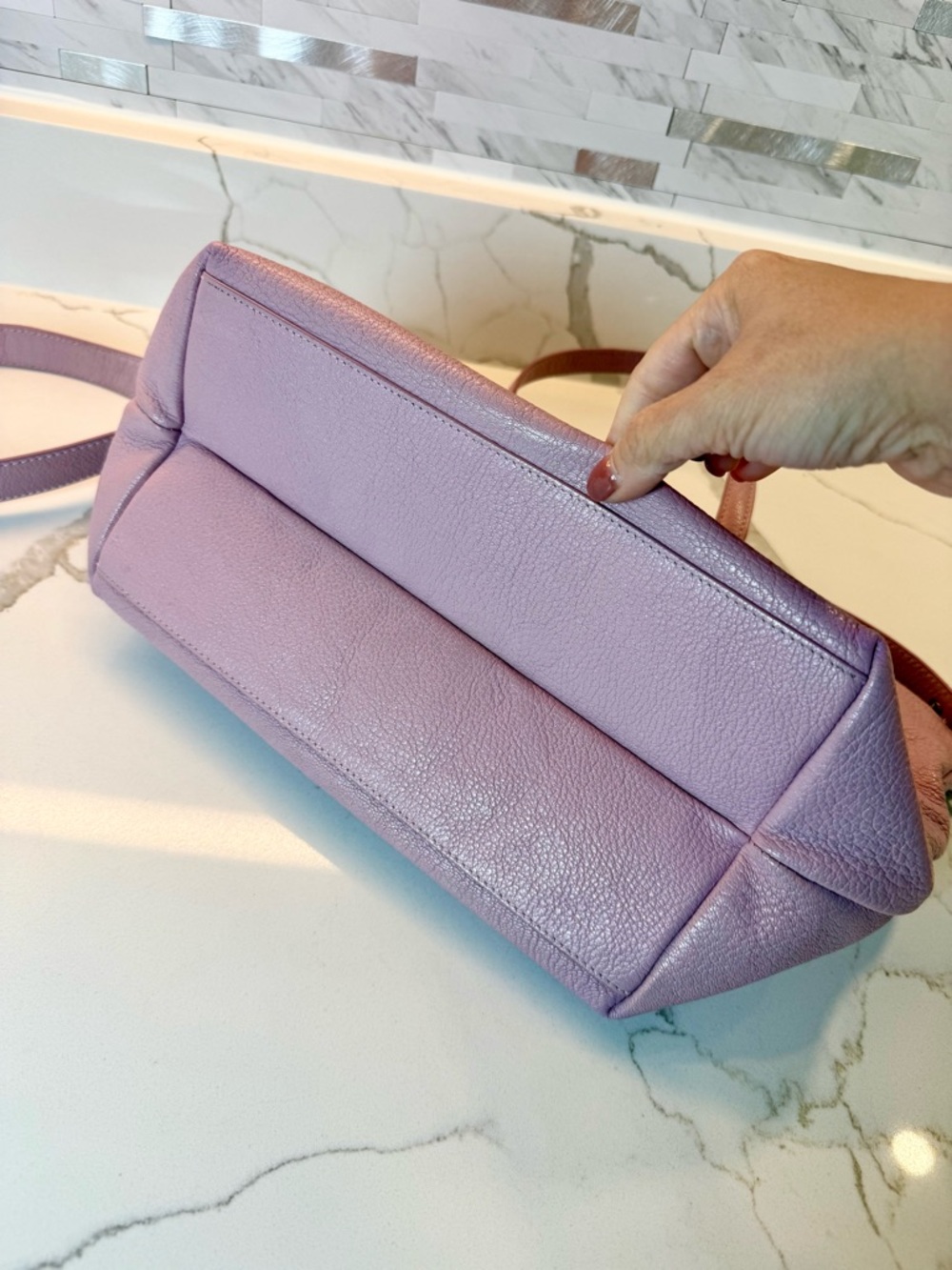 Salvatore Ferragamo Mika - 2-Way Tote- lavender/pink pebbled leather - Picture 9 of 11